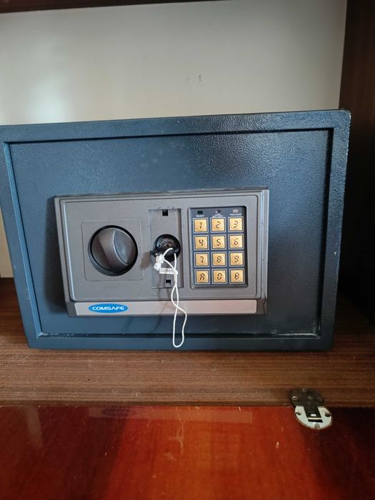 Sejf Comsafe na klucz lub kod