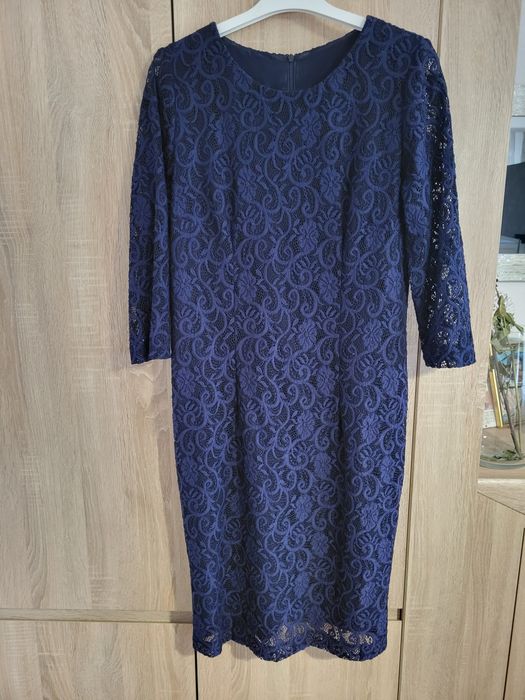 Sukienka koronkowa granatowa