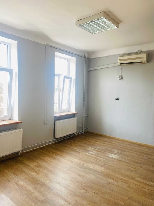 Оренда офісів біля Податкової (з генератором),300 грн за м2.