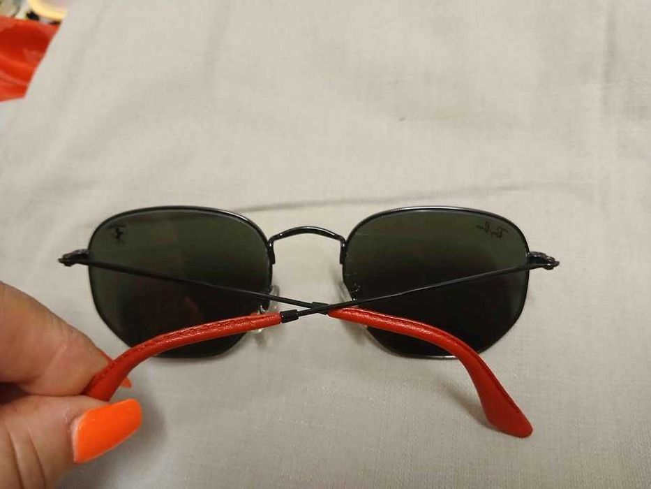 Óculos Ray Ban Scuderia Ferrari Collection RB4548NM Hexagonal. Unisexo.