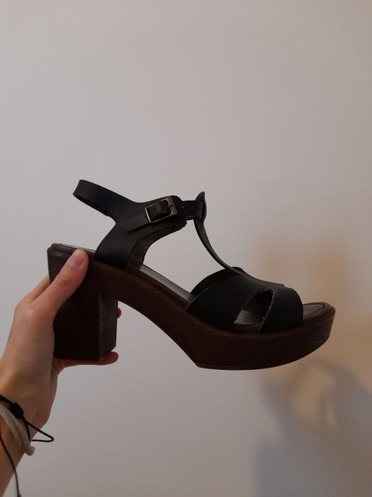 Eleganskie buty na obcasie