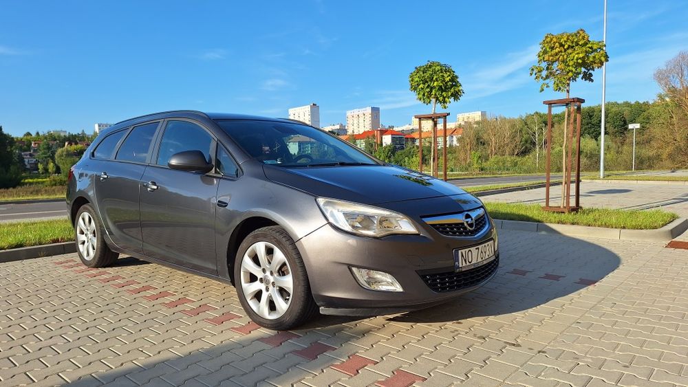 Opel Astra J Cosmo 2010