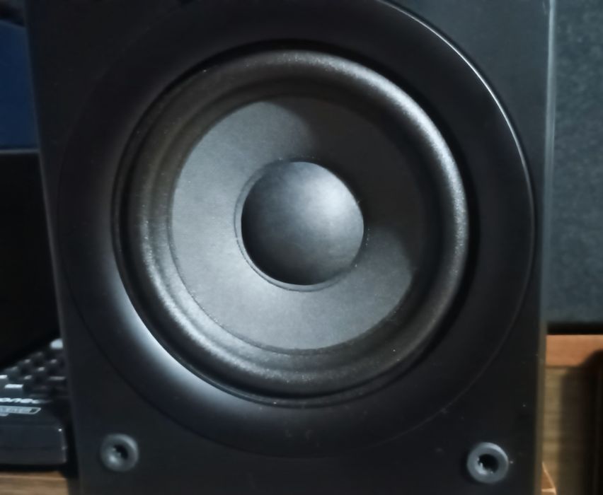 Pioneer (пара акустики)