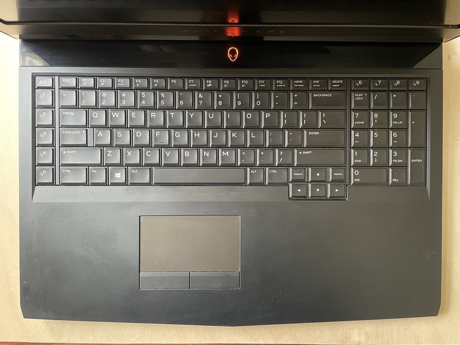 Ігровий ноутбук Alienware 17 R4 | 2K 120Hz | i7-6700HQ | GTX 1060 6GB | 16GB | SSD+HDD | Комплект