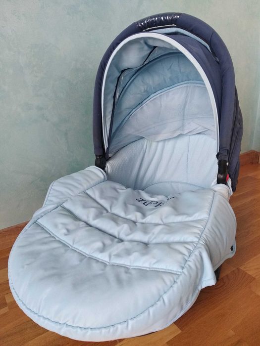 Продається дитяча коляска Tutis Zippy 3в1