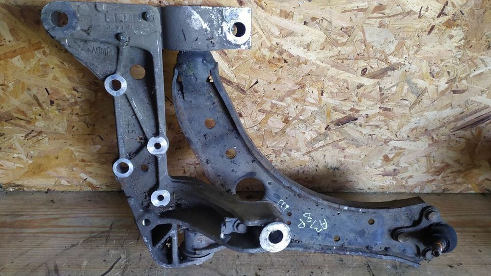 BRAÇO DE SUSPENSÃO VOLKSWAGEN GOLF V / TOURAN AUDI A3 8P - ESQUERDO /