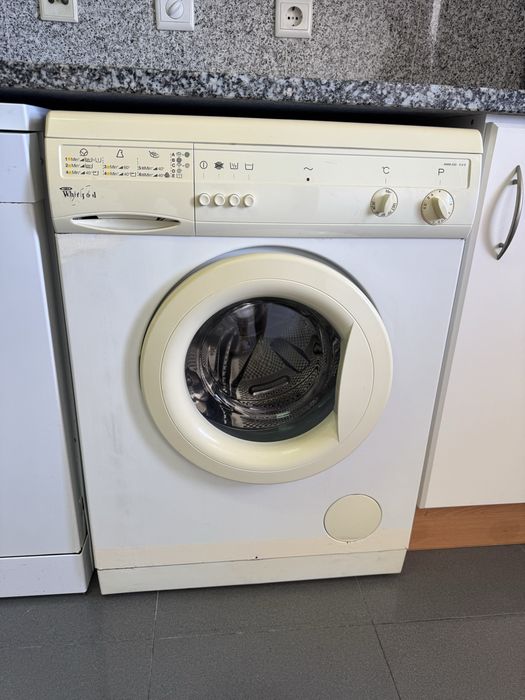 Máquina de Lavar Roupa Whirlpool