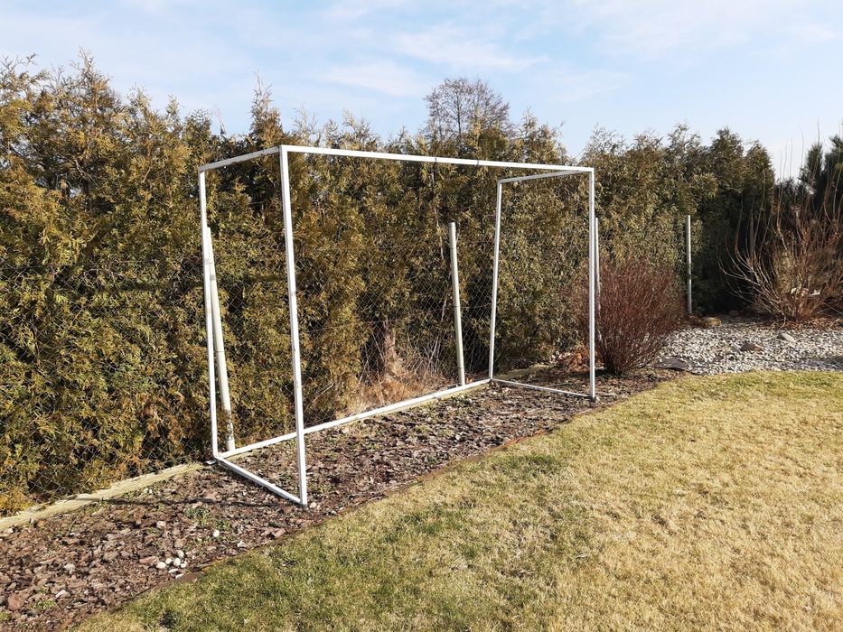 Bramka do gry w piłkę z siatką