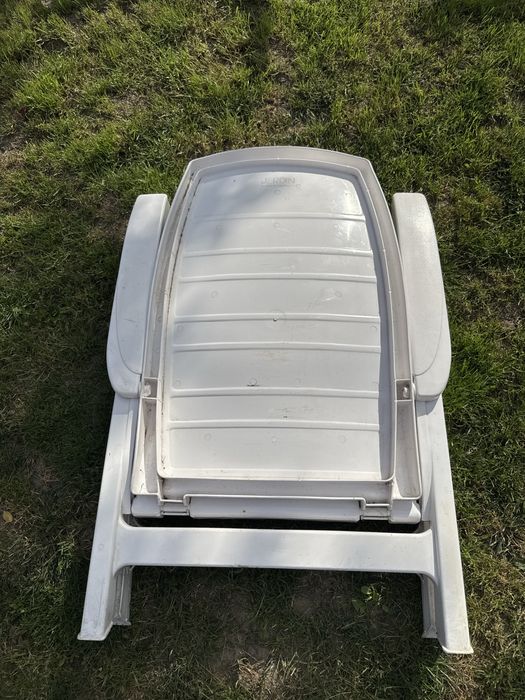 Крісла і шизлонги б/у