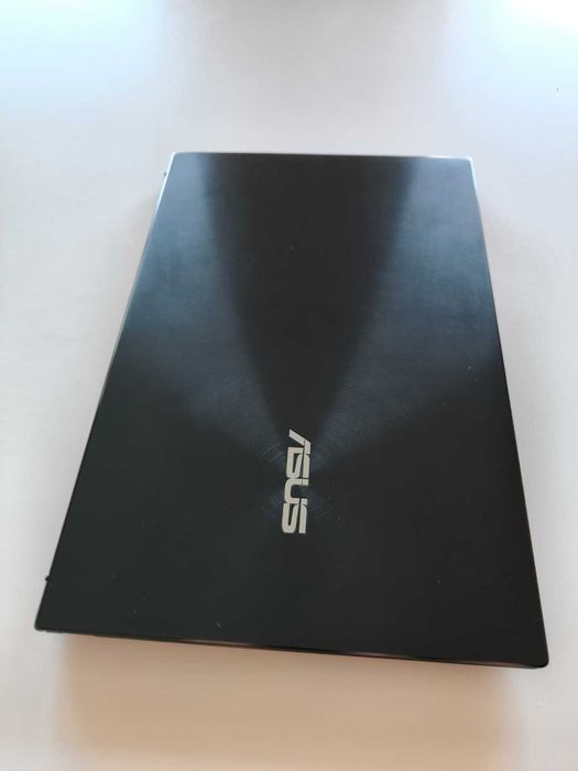 ASUS ZenBook 13 (i5 11ª Gen / 8GB / 512GB SSD) + Capa – Como Novo