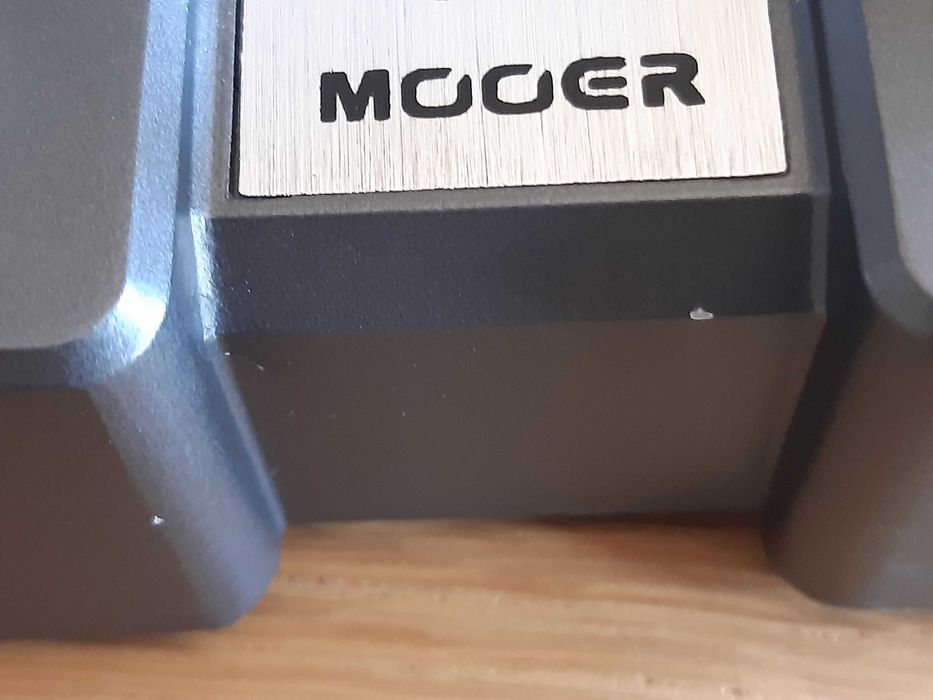 Vendo pedal Mooer Shimverb Pro com pouco uso