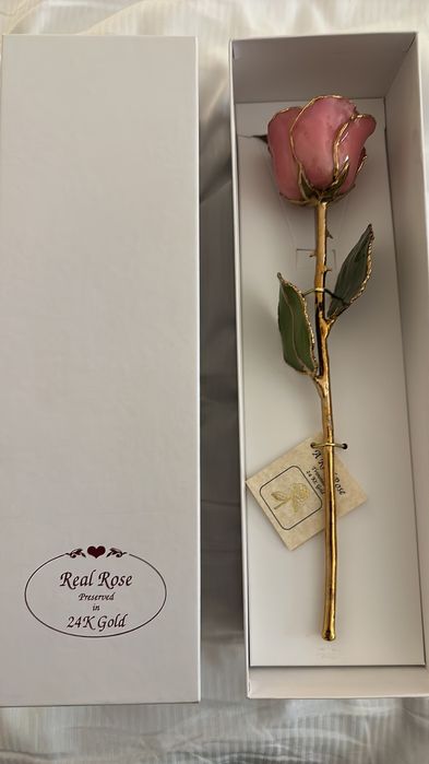 Продам нову оригінальну позолочену троянду