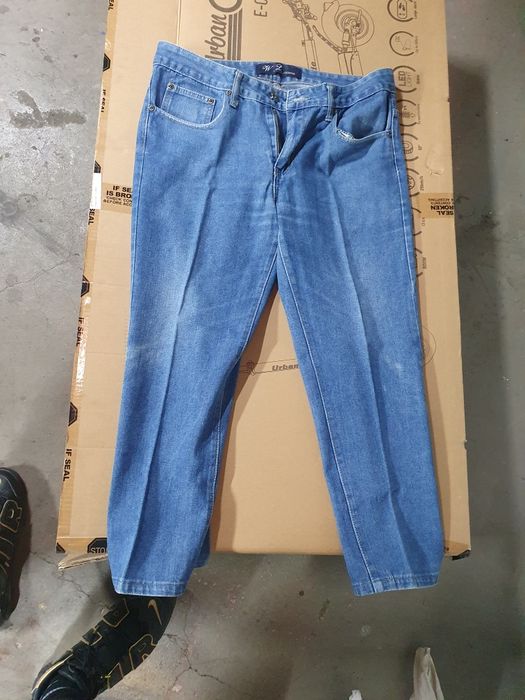 Lote de camisas, calças, pijamas,casacos, camisolas, fatos, gravatas,