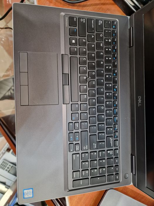 Dell Precision 7540. I7-9850h. Ram 16gb. Rtx 6gb. Ssd 256gb