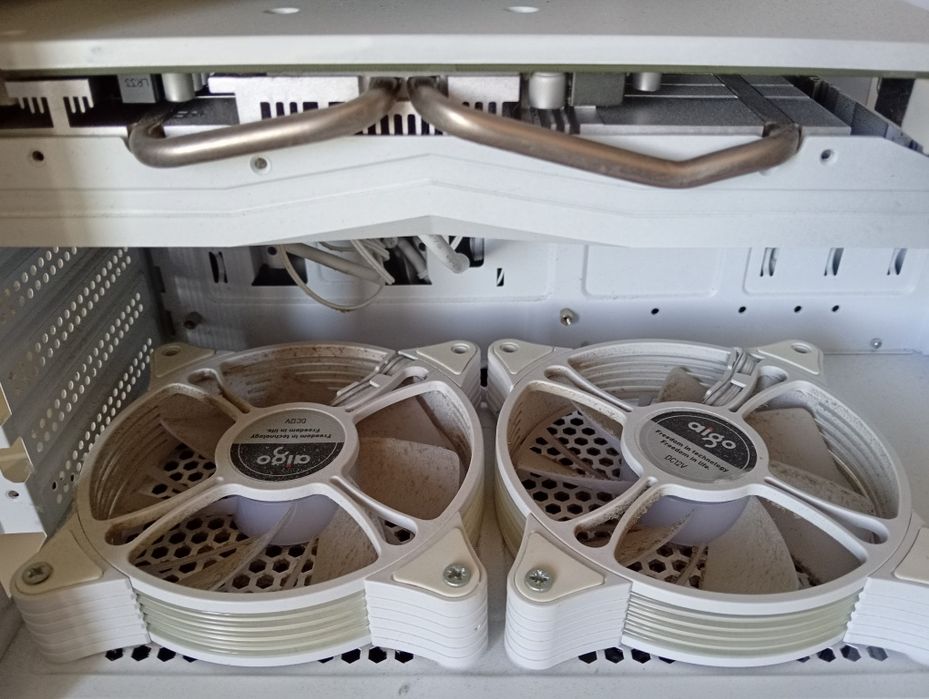 PC Gaming White Edition – 10 Cores / 20 Threads | RX 580 8GB | 16GB RAM | SSD 480GB