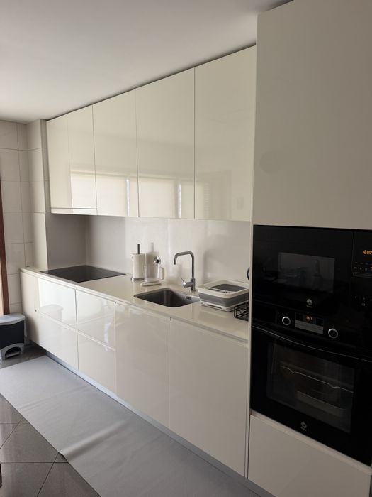 Apartamento T3 mobilado a venda na rua dos Combatebtes do Ultramar