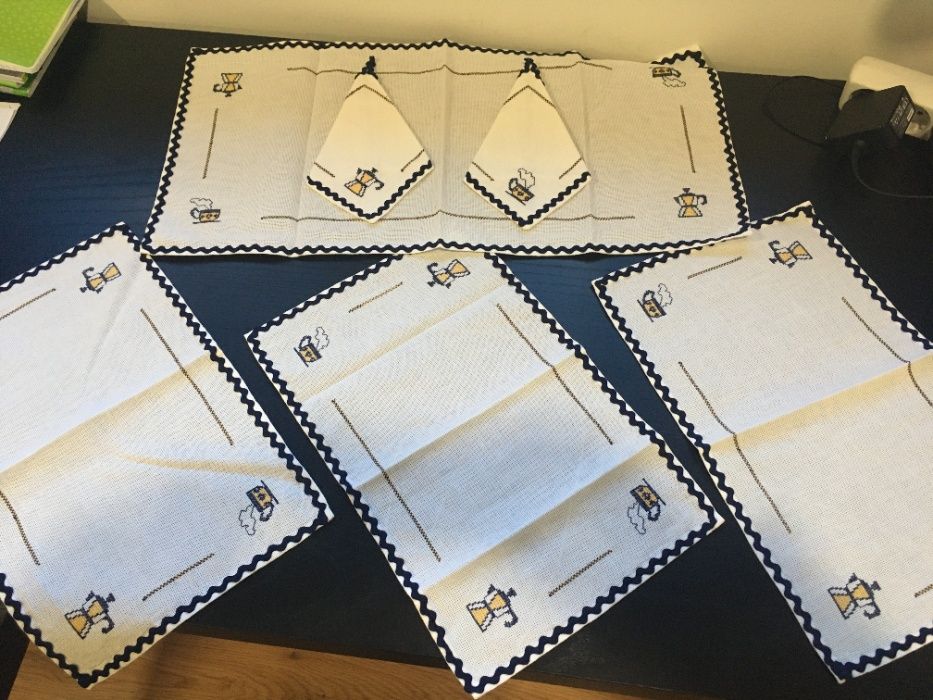 Antiguidades novas com renda feita à mão a partir de 4€