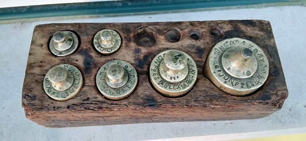 Conjunto pesos antigos