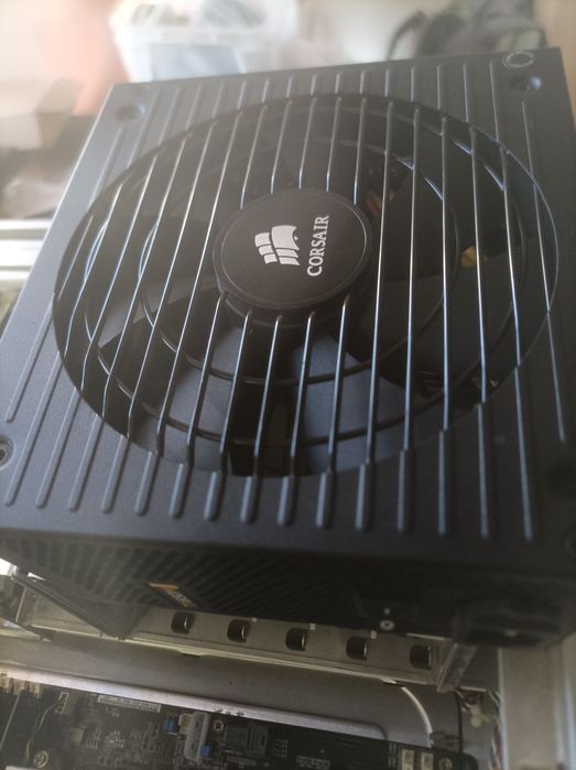Fonte Corsair TX650M