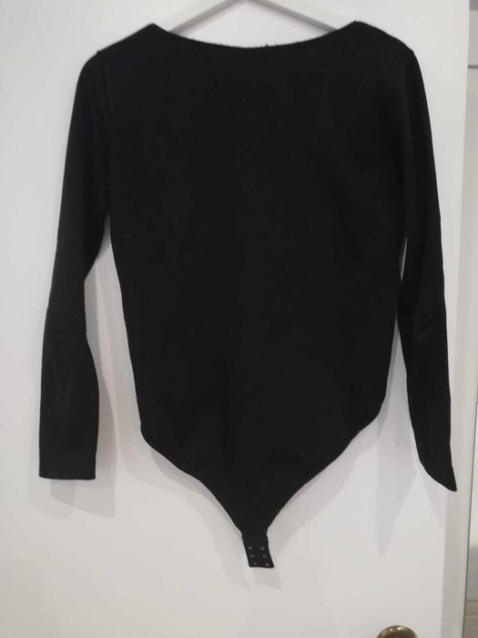body preto de manga comprida, veste S/M