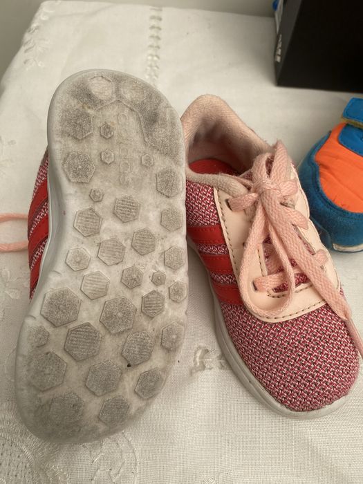 Adidas Tenis menino e menina 22, 23, 24, 25