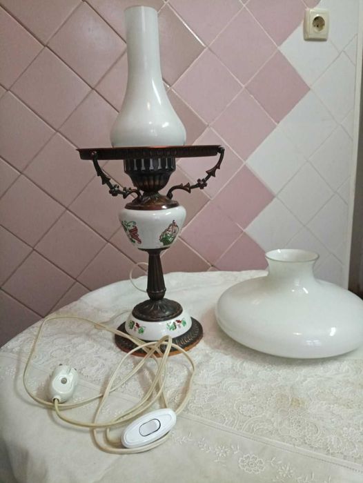 Винтажная  настольная лампа