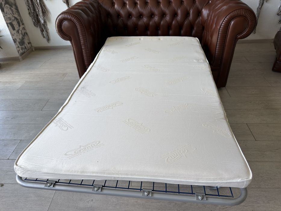 Шкіряний диван Chesterfield.Стан прекрасний.