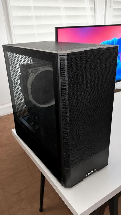 PC Gaming High-End | Ryzen 7 7800X3D + RX 9070 XT 16GB | 32GB DDR5 6000MHz | Lian Li