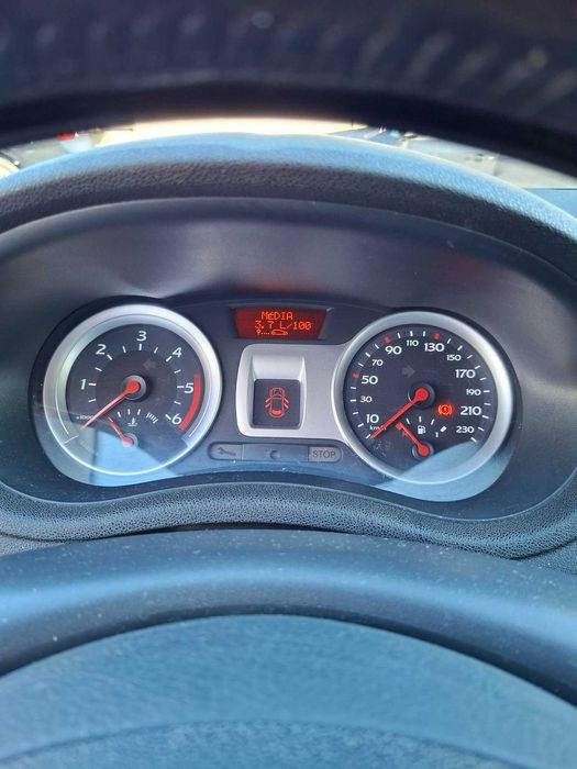 Renault Clio 1.5 dCi | Março 2009 | Comercial | 2 Lugares