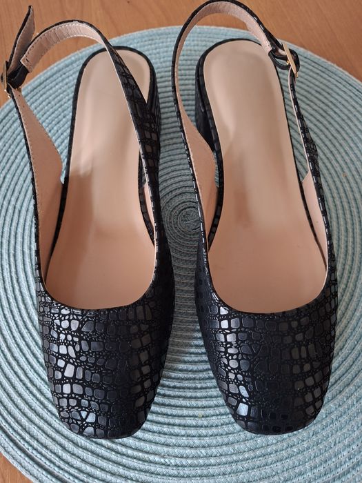 Czółenka czarne r.38 nowe