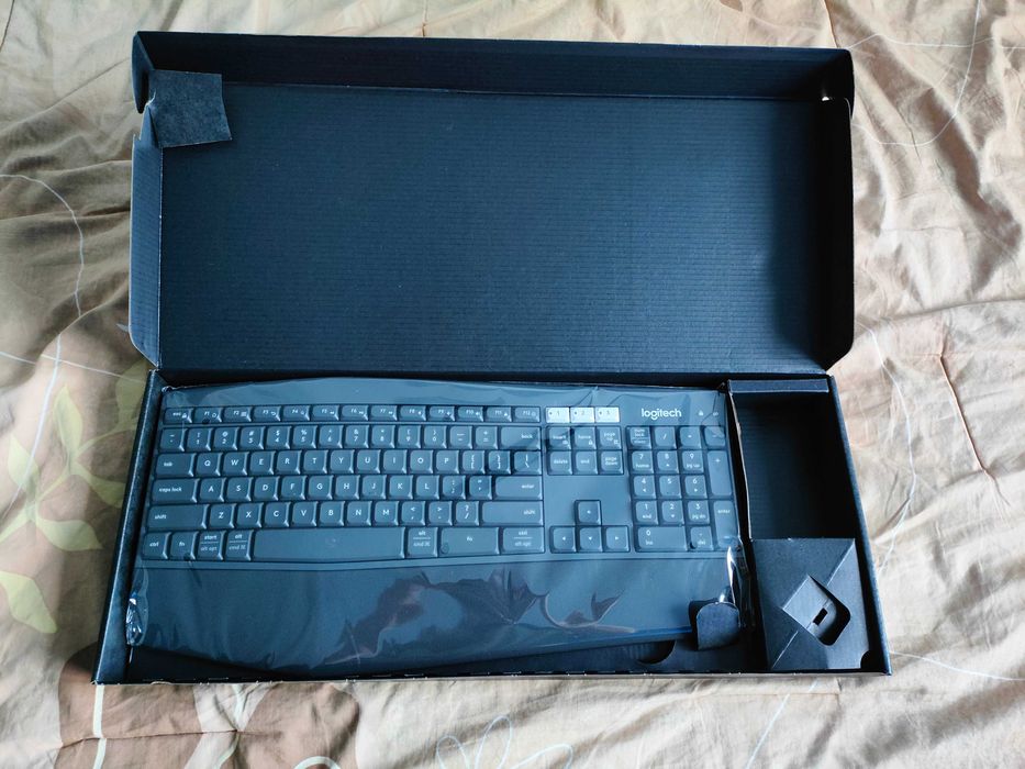 Logitech MK850 Klawiatura K850 duży lewy shift odbiornik 3 urządzeń BT