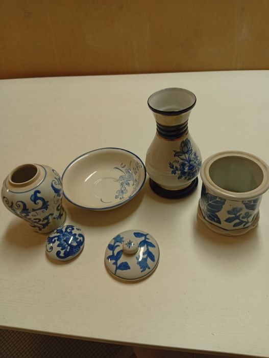 Conjunto porcelana/faiança azul e branca – 3 peças