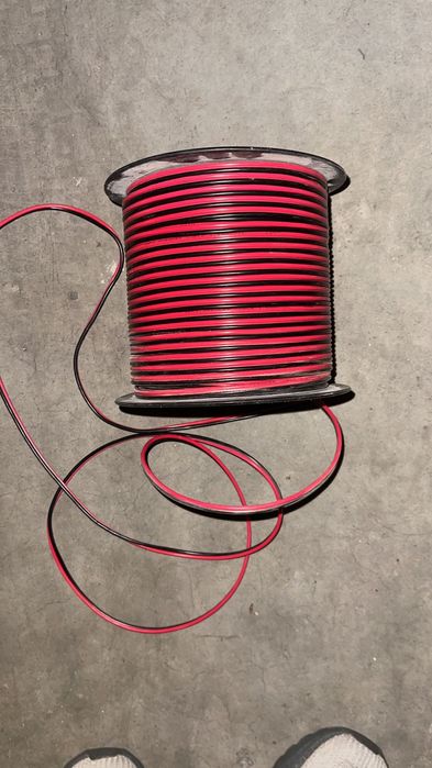 Vendo rolo de fio para som