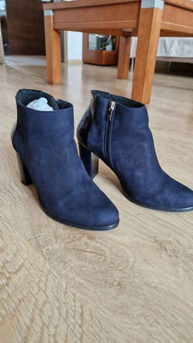 Skórzane granatowe botki roz. 38