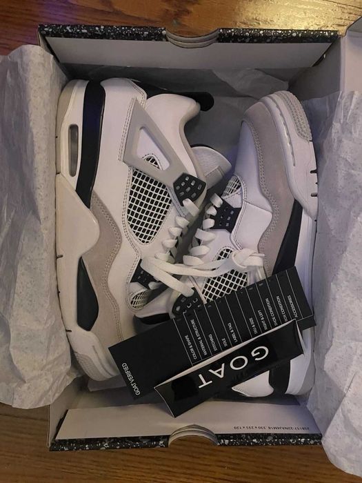 Jordan 4 Retro Military Black r.42