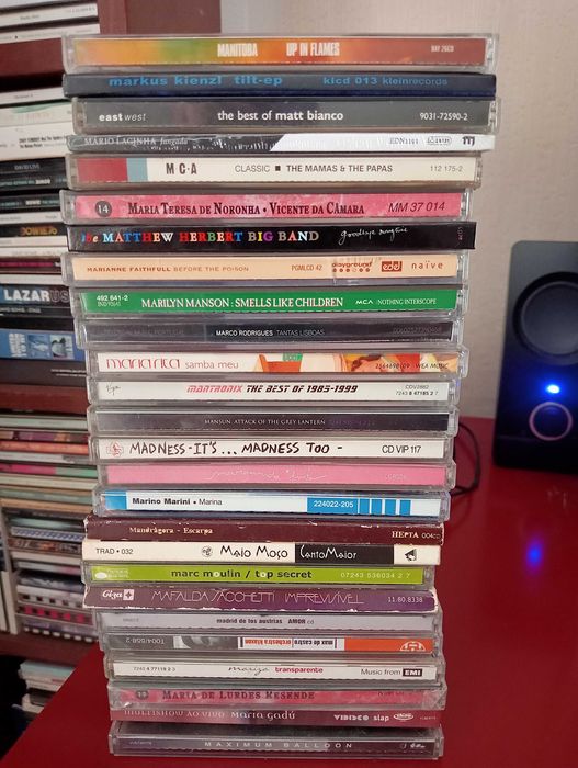 CDs portugueses e estrangeiros (J-L): J.Bosco, Johnny Cash, Kassav,etc