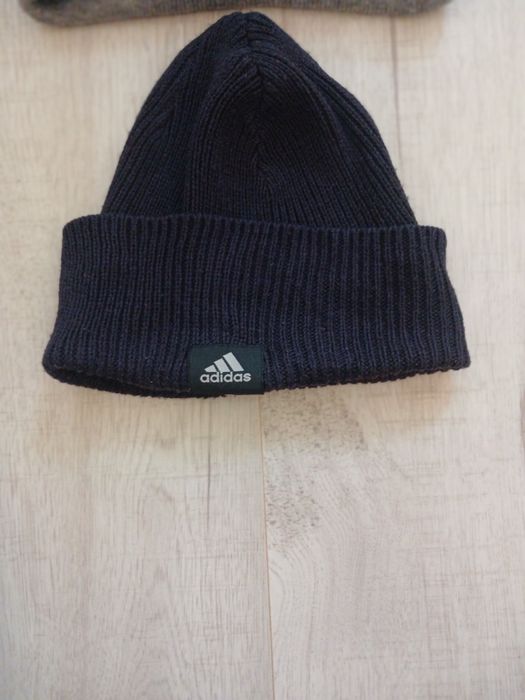 Зимние шапки адидас найк  без дефектів