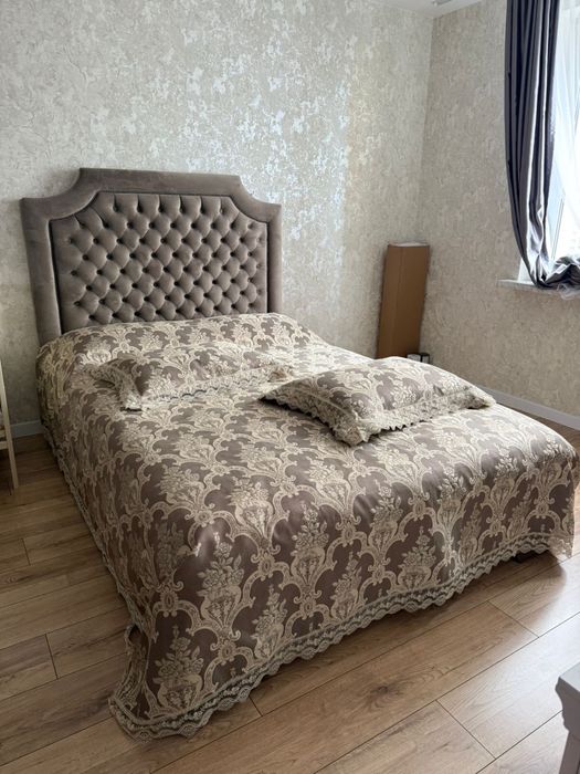 Покрывало очень красивое ,постельный комплект