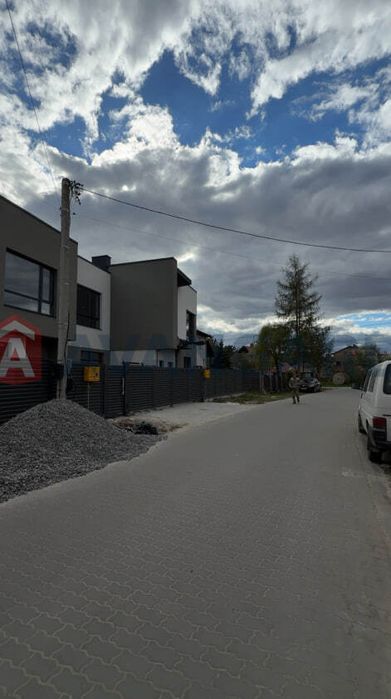 Продаж будинку котеджу дуплексу  Брюховичі БЕЗ КОМІСІЇ