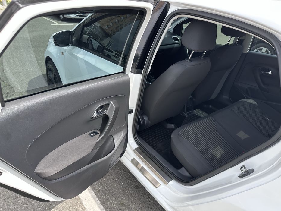 Volkswagen Polo ,1.6 Газ-Бензин 2017