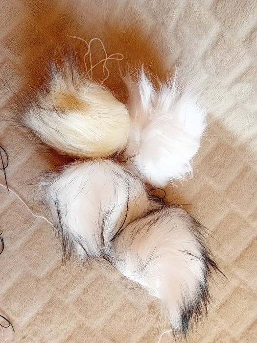 Pompon futrzany 9 cm 11 sztuk Do czapki