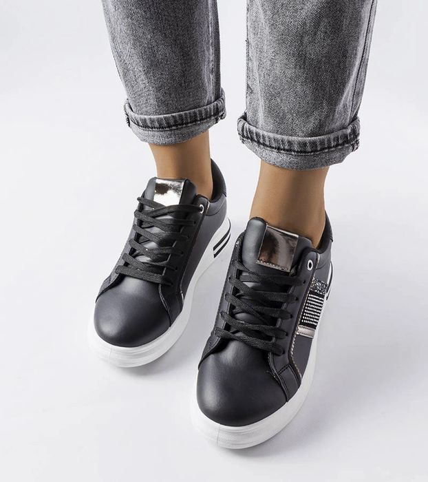 Czarne sneakersy zdobione cyrkoniami Xarles