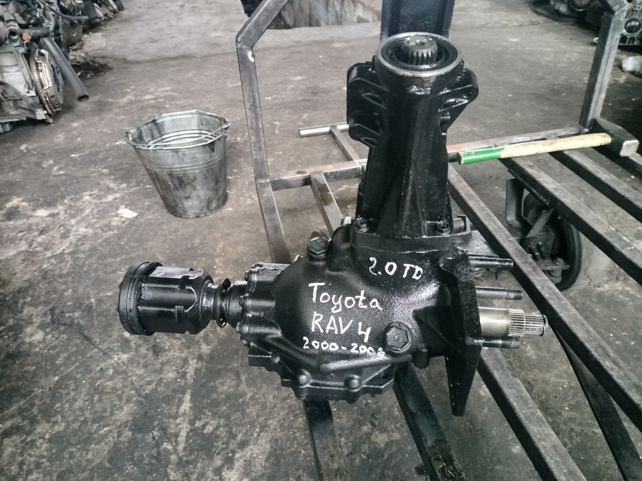 Роздатка Toyota RAV4 2.0TD  2000-2006 рік