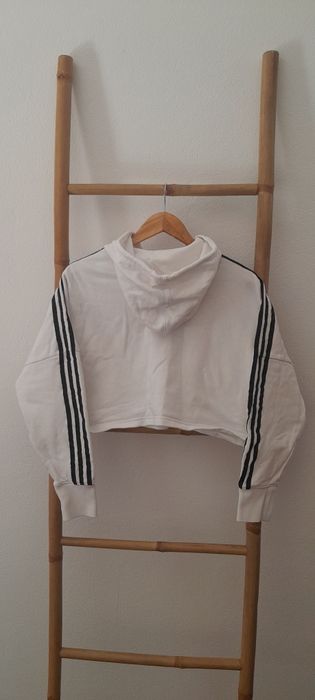 Sweatshirt adidas curta com capuz