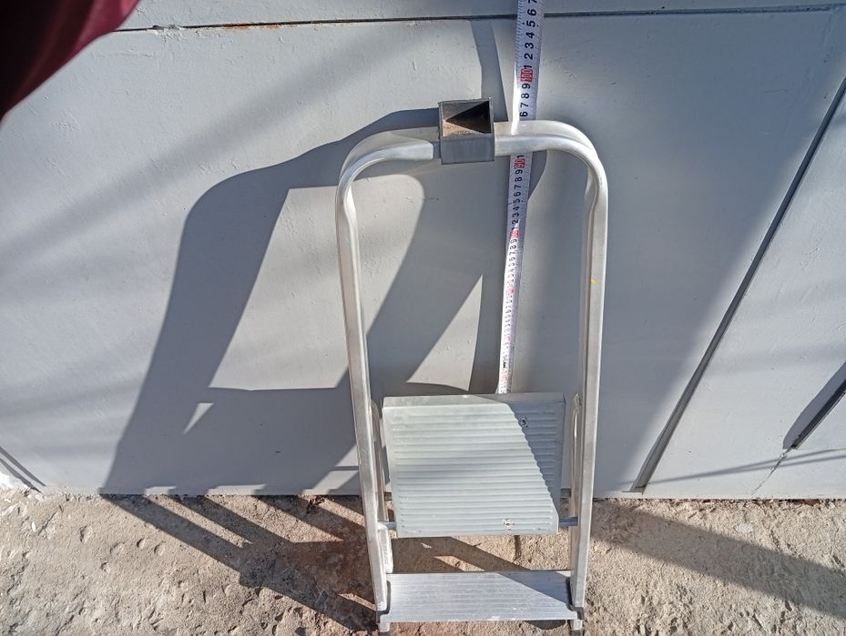 Продам стремянку.