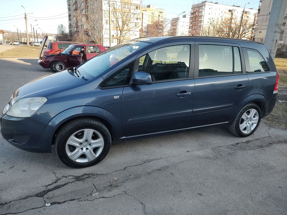 Opel Zafira 1.7 дизель 7 мест