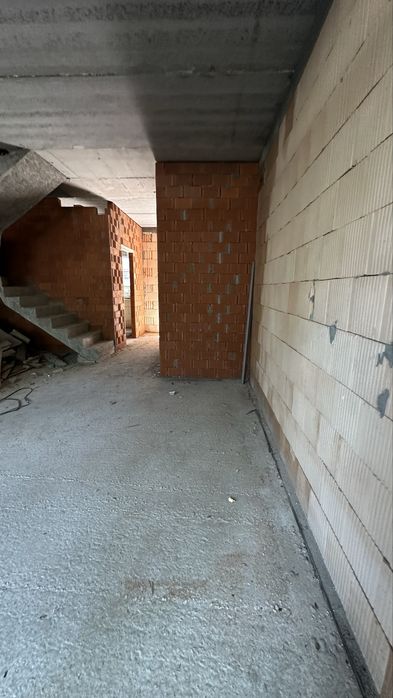 Таунхаус з окремим паркомісцем біля парка Незнайко.