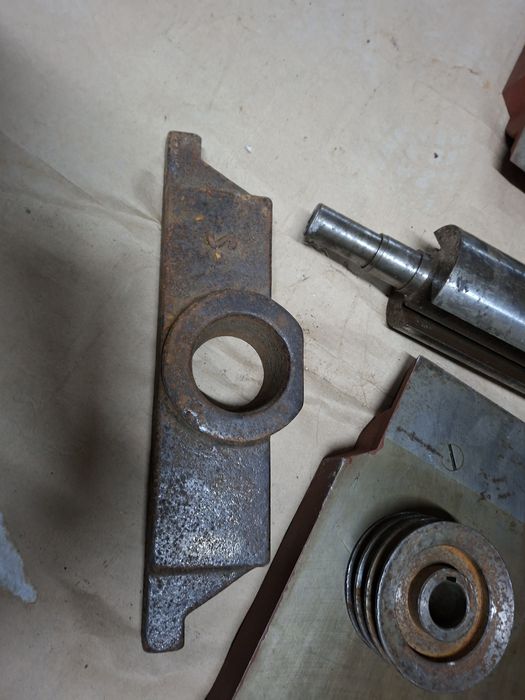 Wał, kliny, blaty, piasta wyrowniarki strugarki do drzewa