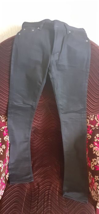 Джинсы черные на подростка или молодого человека. Классика