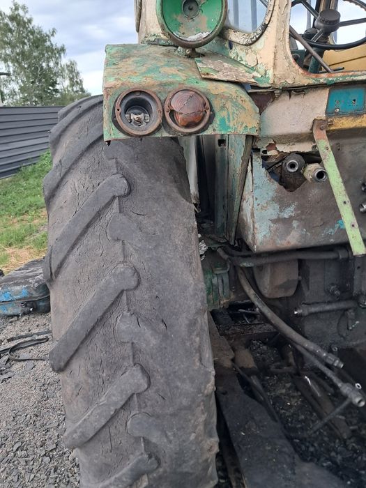 Трактор ЮМЗ 6  на запчастини